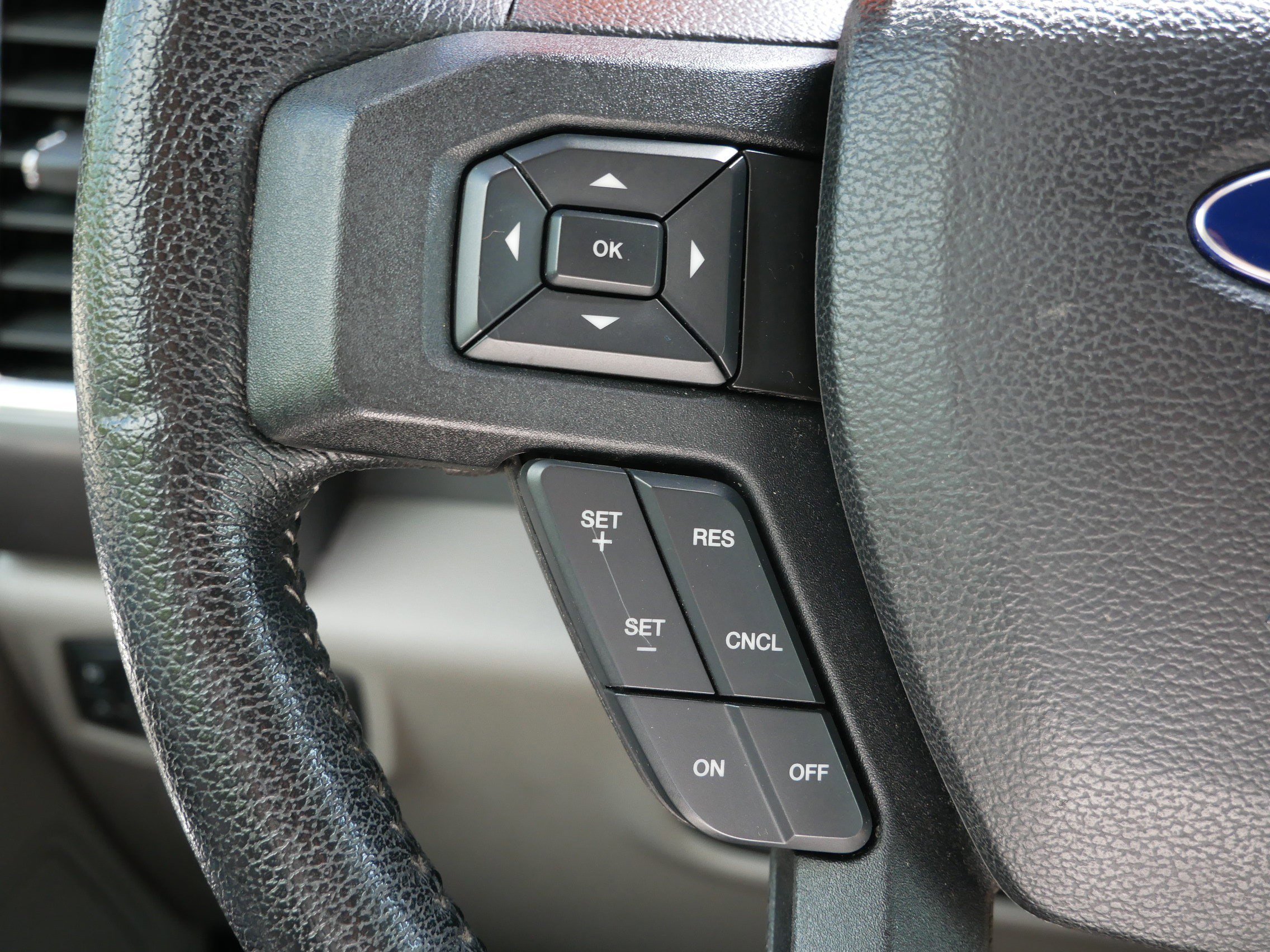 2016 Ford F-150 XLT photo 24
