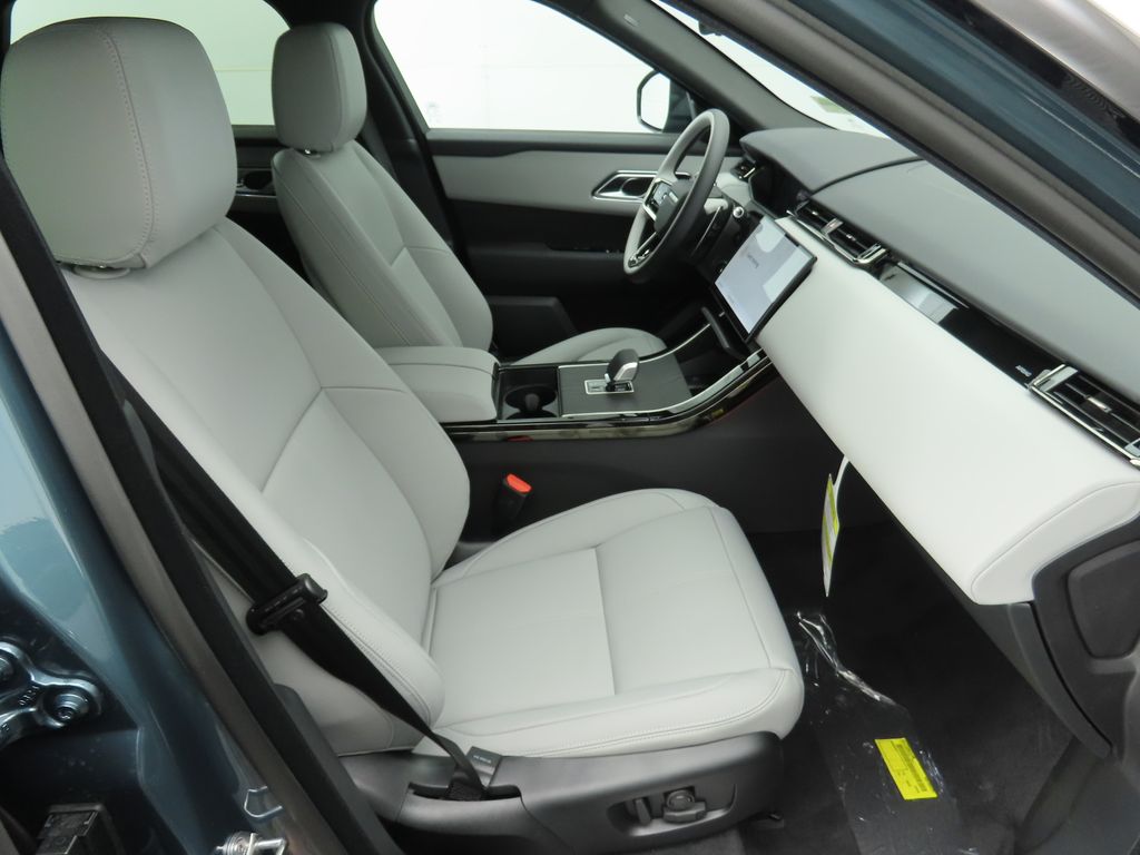 2026 Land Rover Range Rover Velar S photo 18