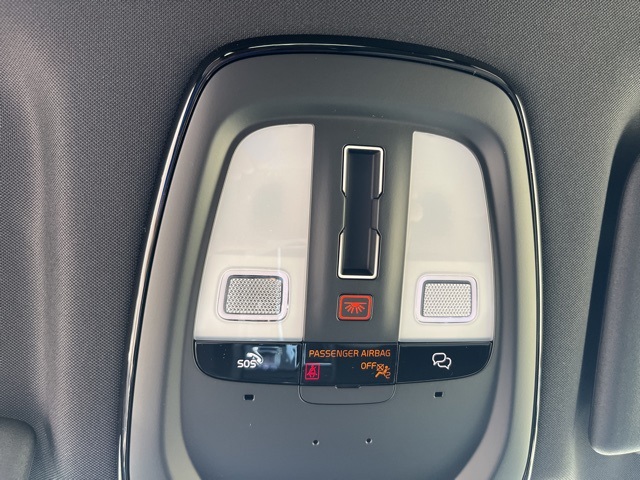 2026 Volvo XC60 B5 Plus photo 17