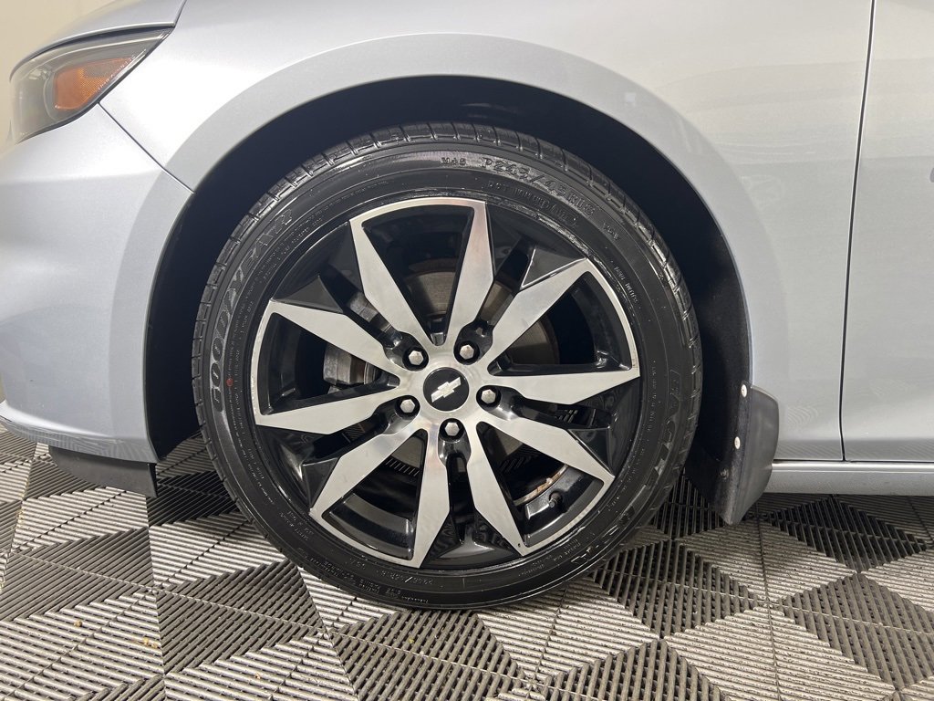 2017 Chevrolet Malibu 1LT photo 29
