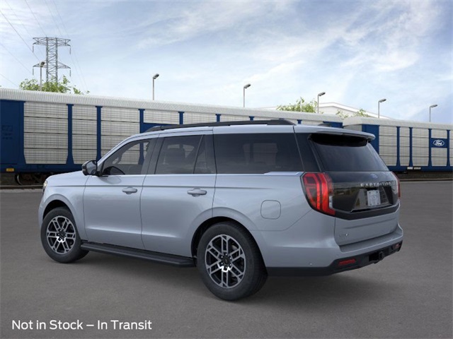 2025 Ford Expedition photo 3