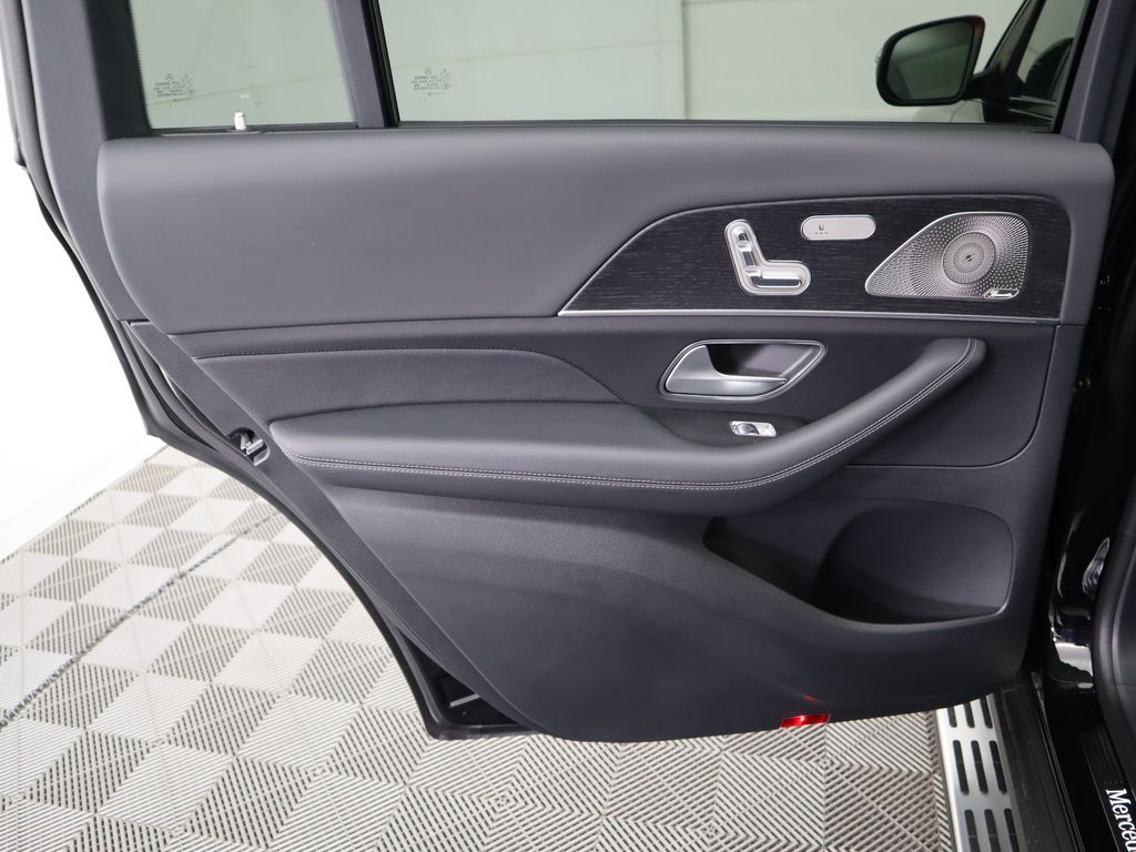 2025 Mercedes Benz GLS 450 4MATIC photo 29