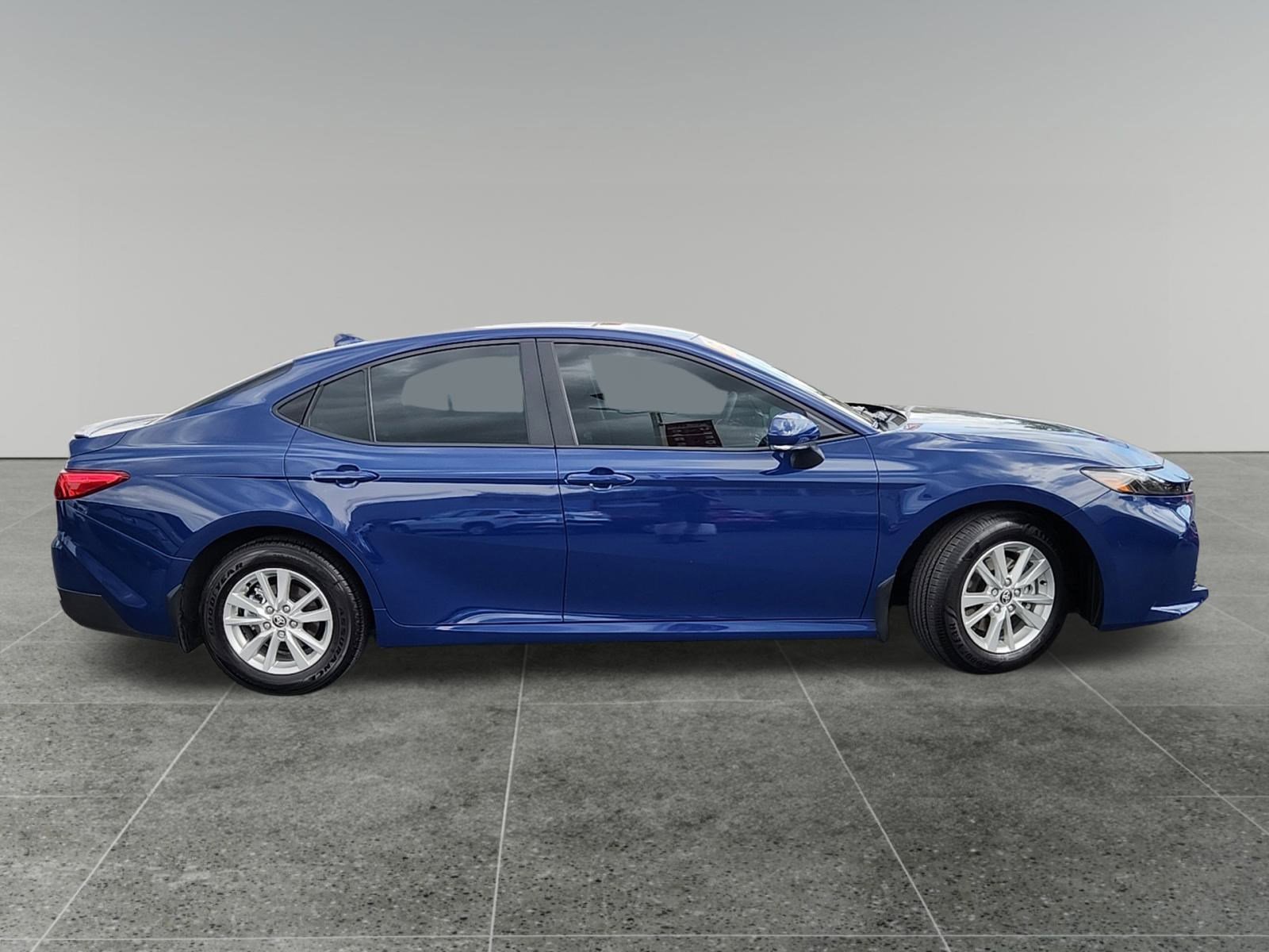 2025 Toyota Camry LE photo 8