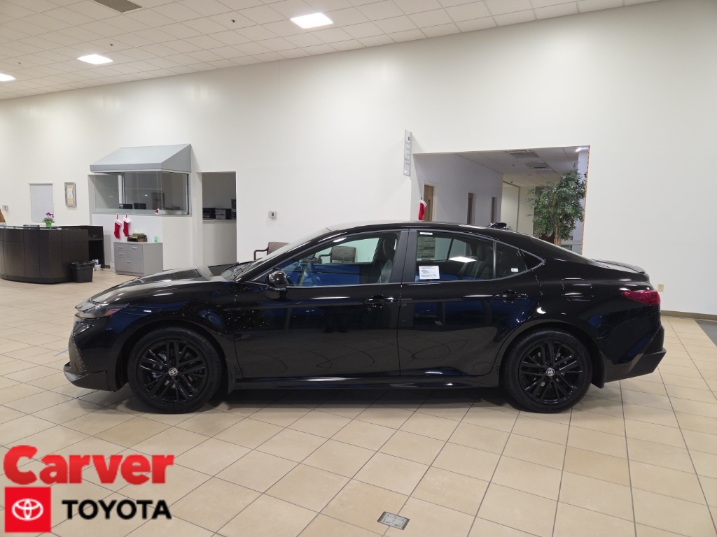 2026 Toyota Camry SE's photo