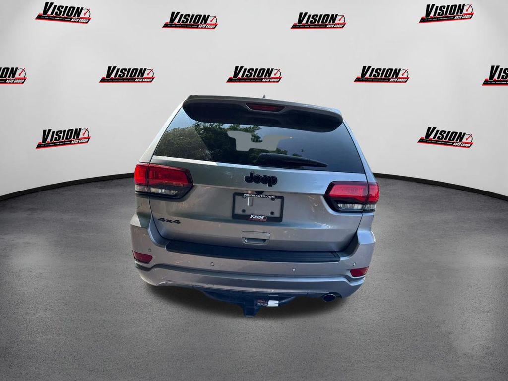 2020 Jeep Grand Cherokee Altitude photo 4