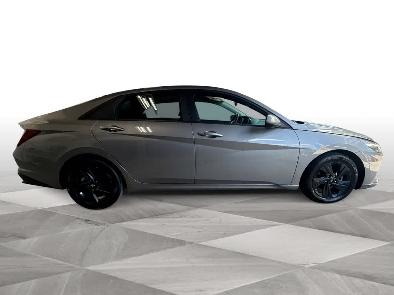 2023 Hyundai Elantra SEL photo 9