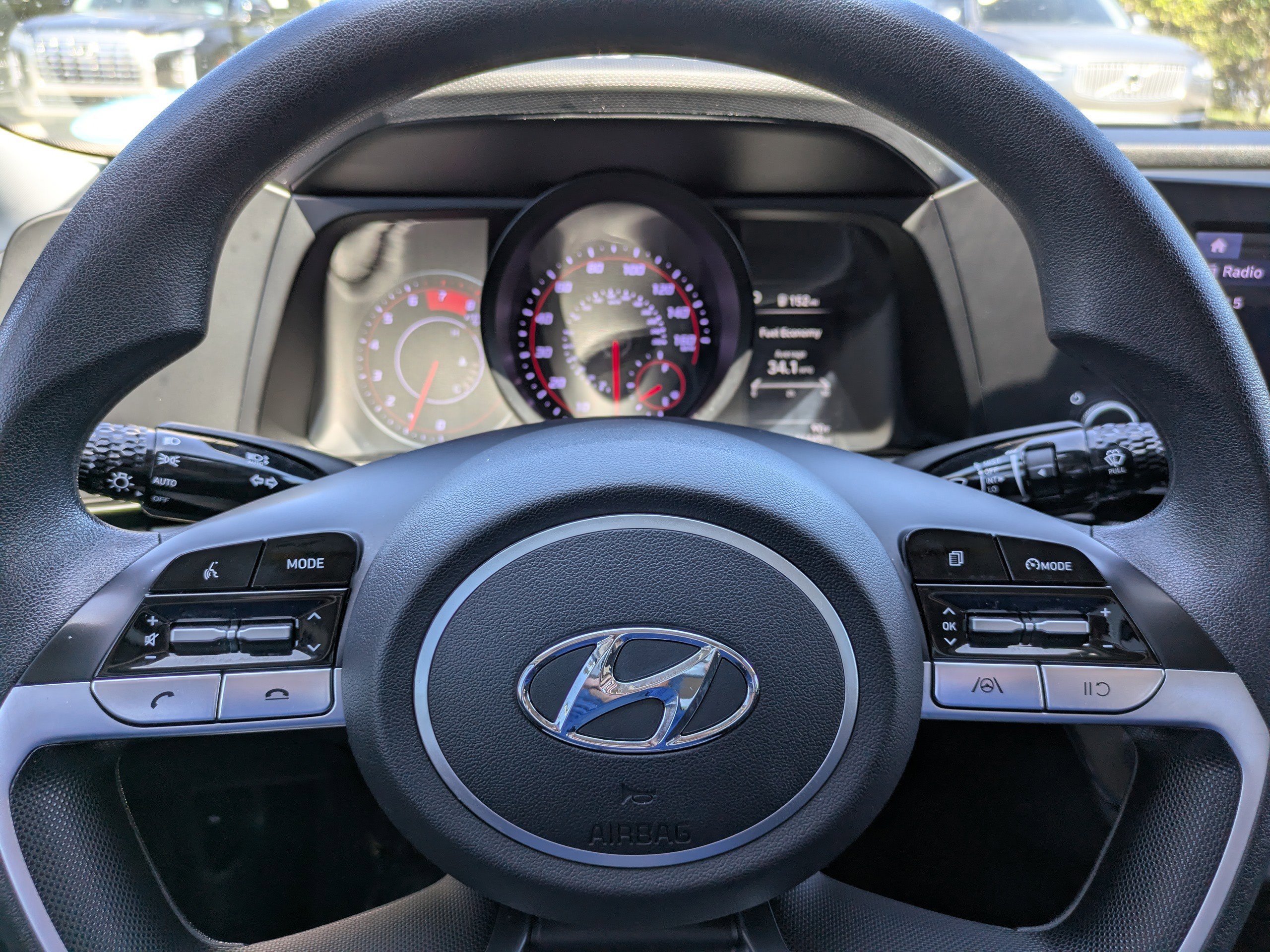 2023 Hyundai Elantra SEL photo 18