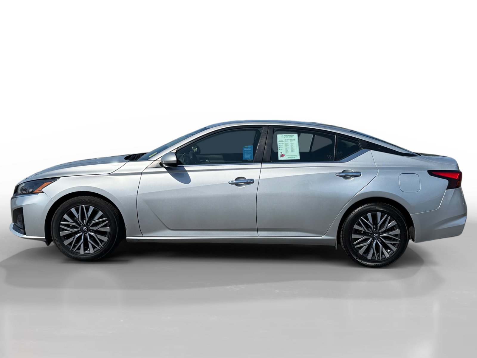 2023 Nissan Altima 2.5 SV photo 2