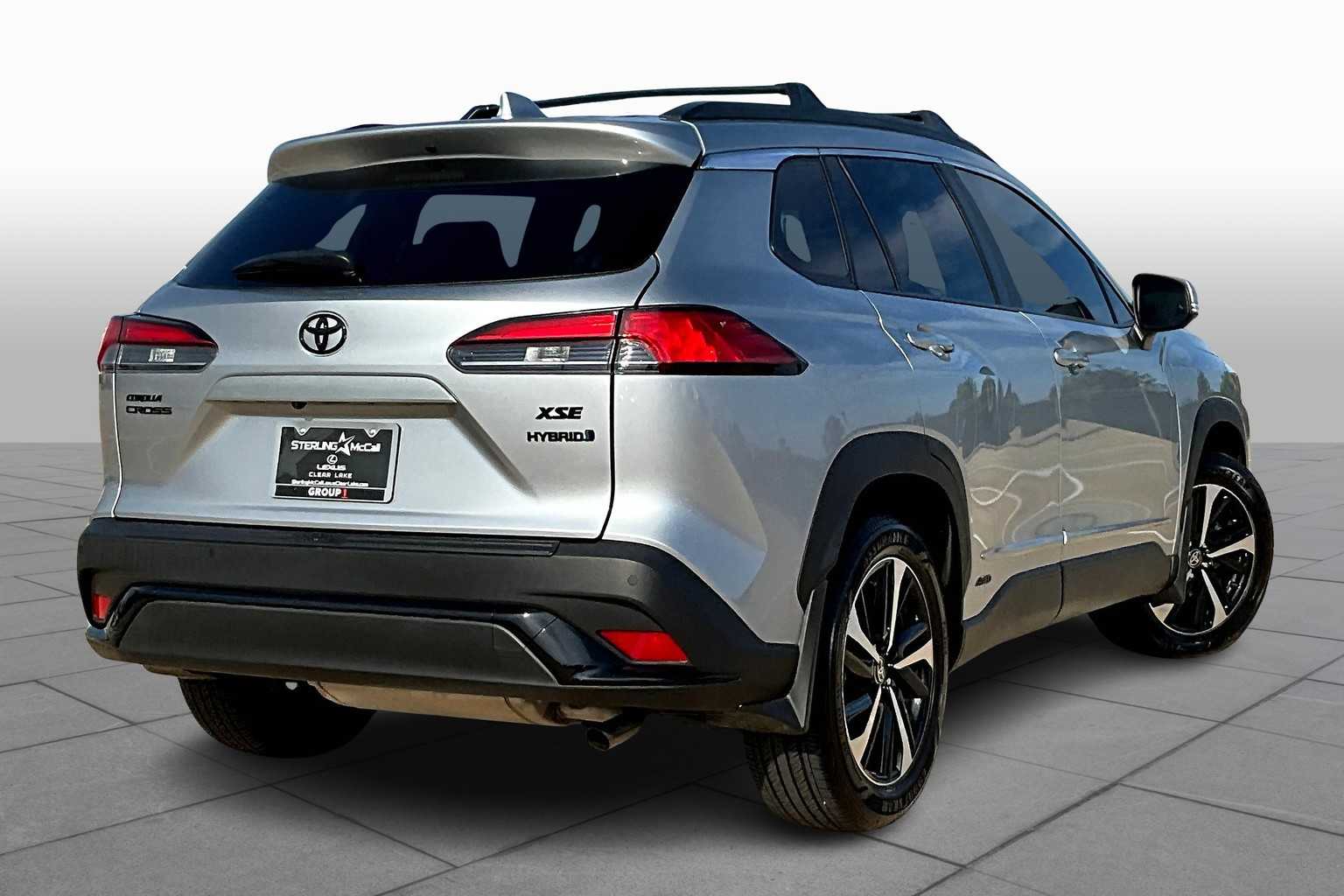 2024 Toyota Corolla Cross Hybrid XSE photo 12