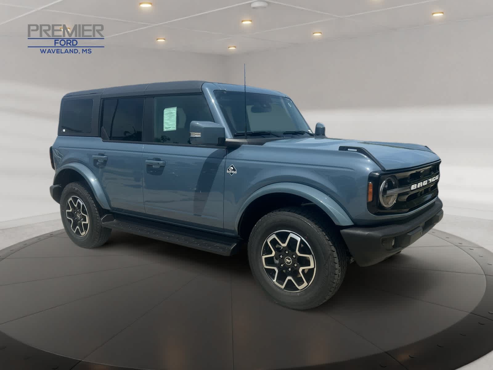 2025 Ford Bronco Outer Banks photo 7