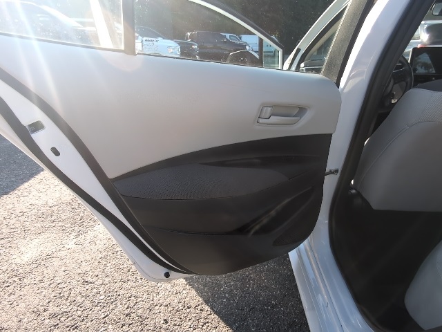 2025 Toyota Corolla LE photo 30