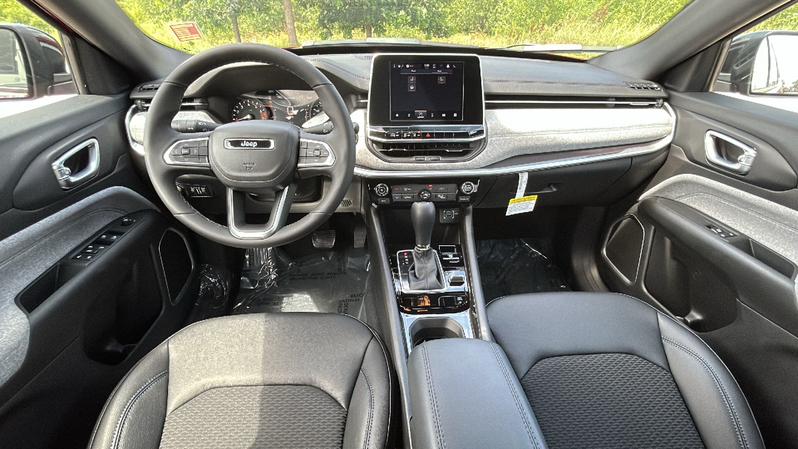 2025 Jeep Compass Latitude photo 12
