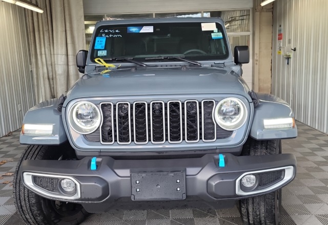 2024 Jeep Wrangler 4xe Sahara photo 4