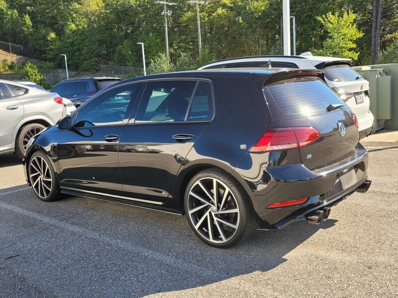 2018 Volkswagen Golf R 4Motion photo 4