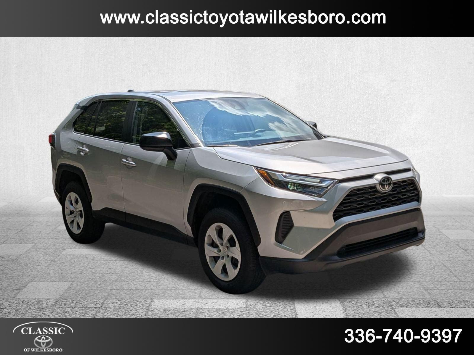 2024 Toyota RAV4 LE photo 2