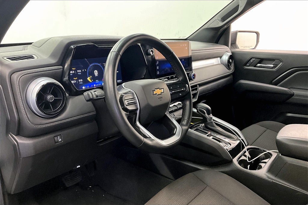 2024 Chevrolet Colorado LT photo 12