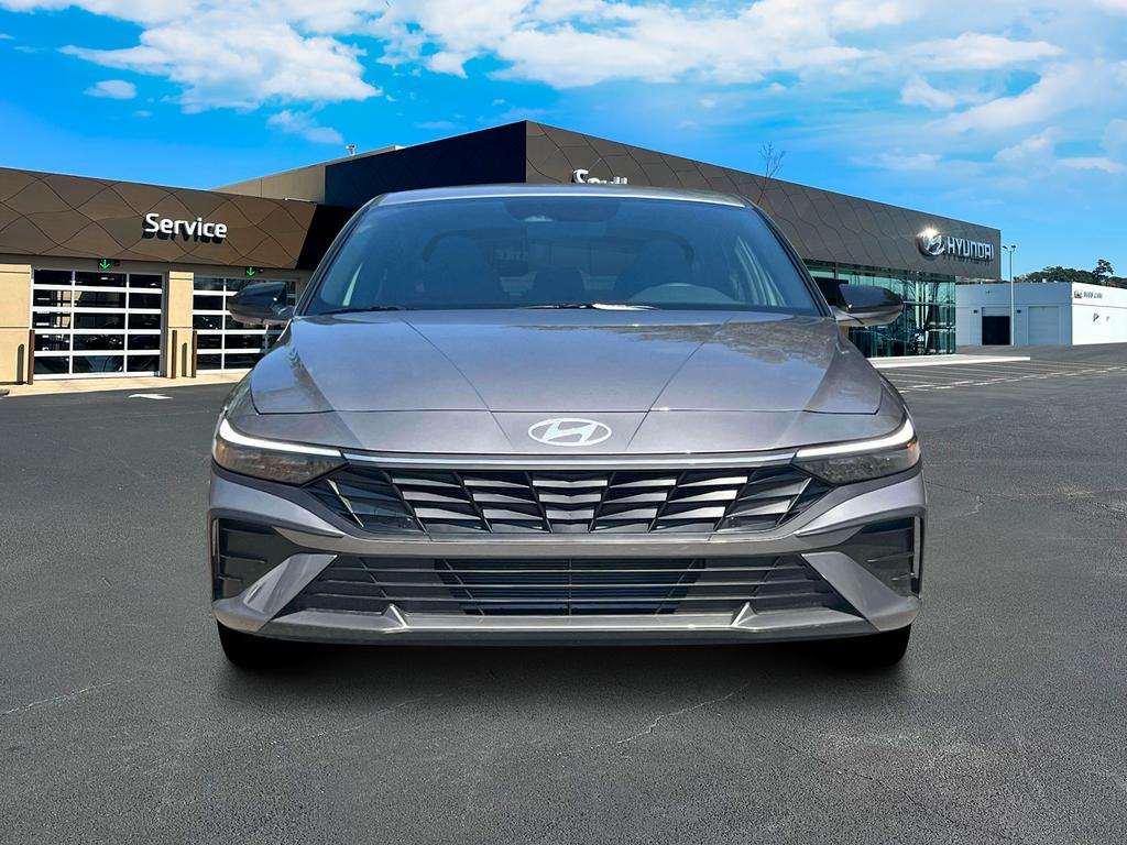 2025 Hyundai Elantra SEL Sport photo 11