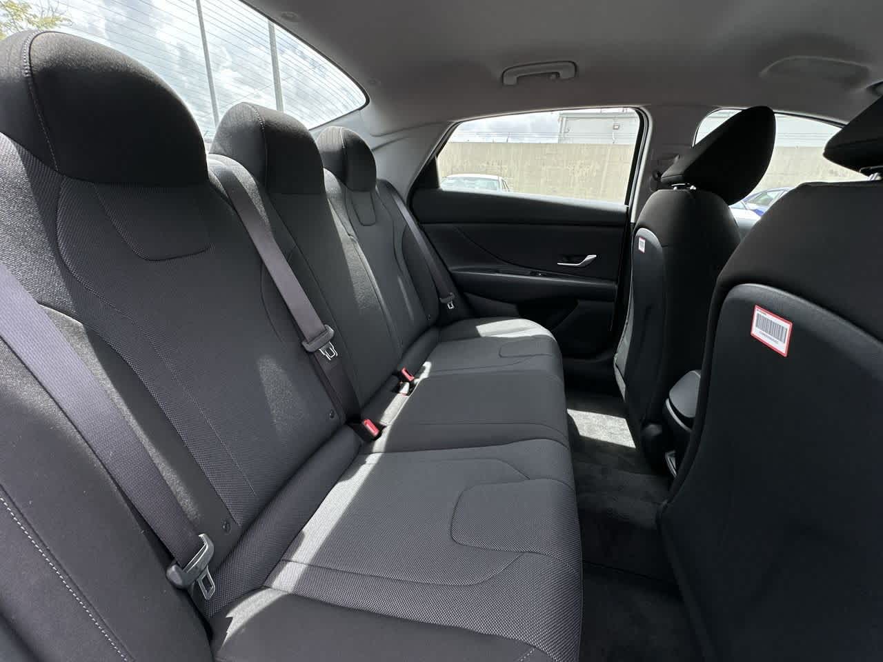 2025 Hyundai Elantra SE photo 23