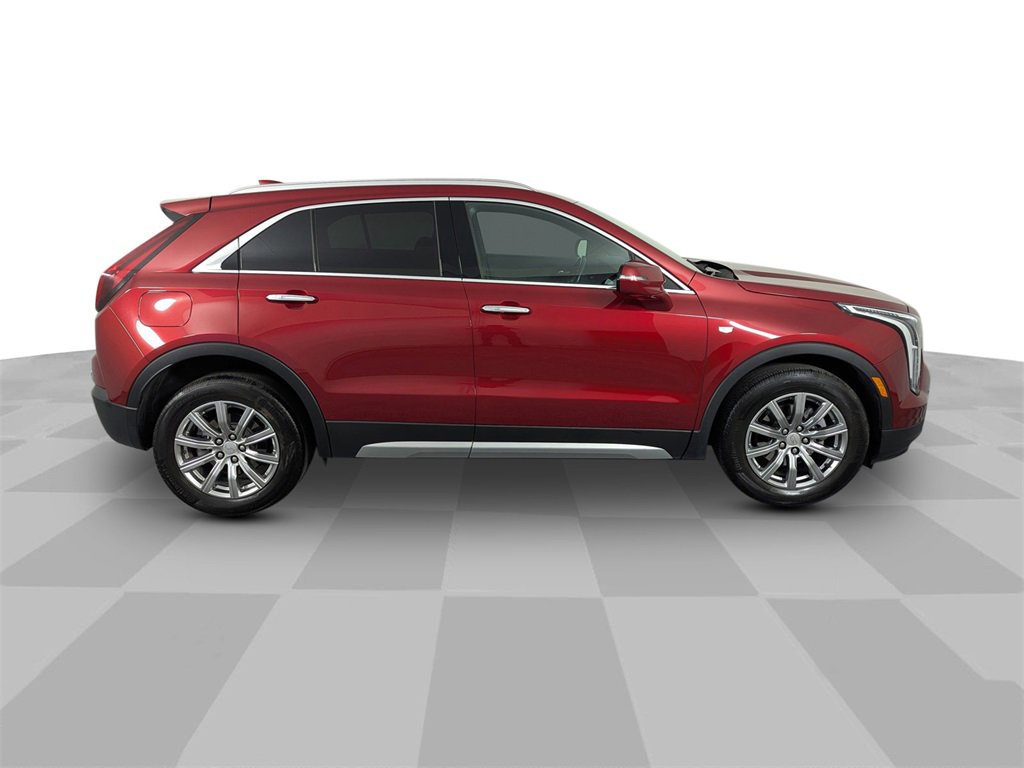 2023 Cadillac XT4 Premium Luxury photo 3