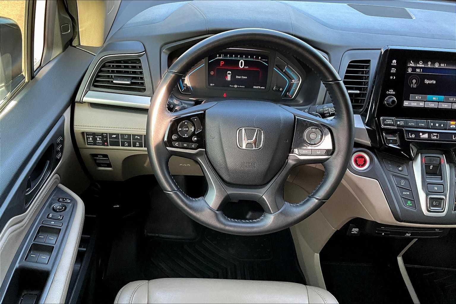 2019 Honda Odyssey Touring photo 5