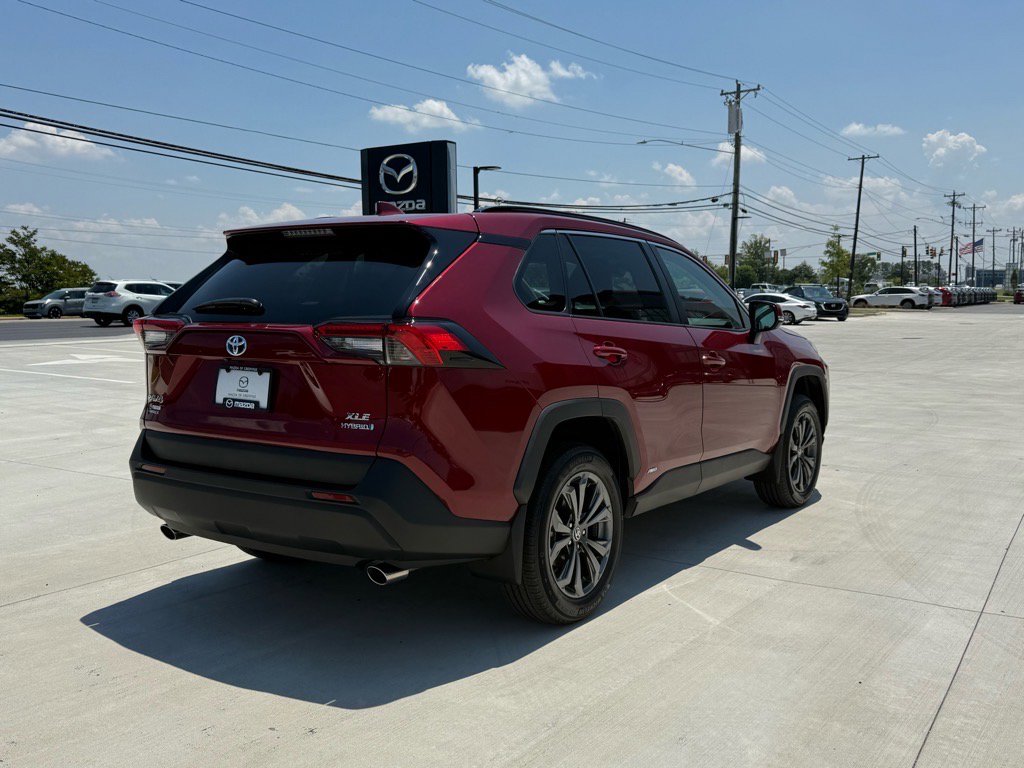 2024 Toyota RAV4 Hybrid XLE Premium photo 2