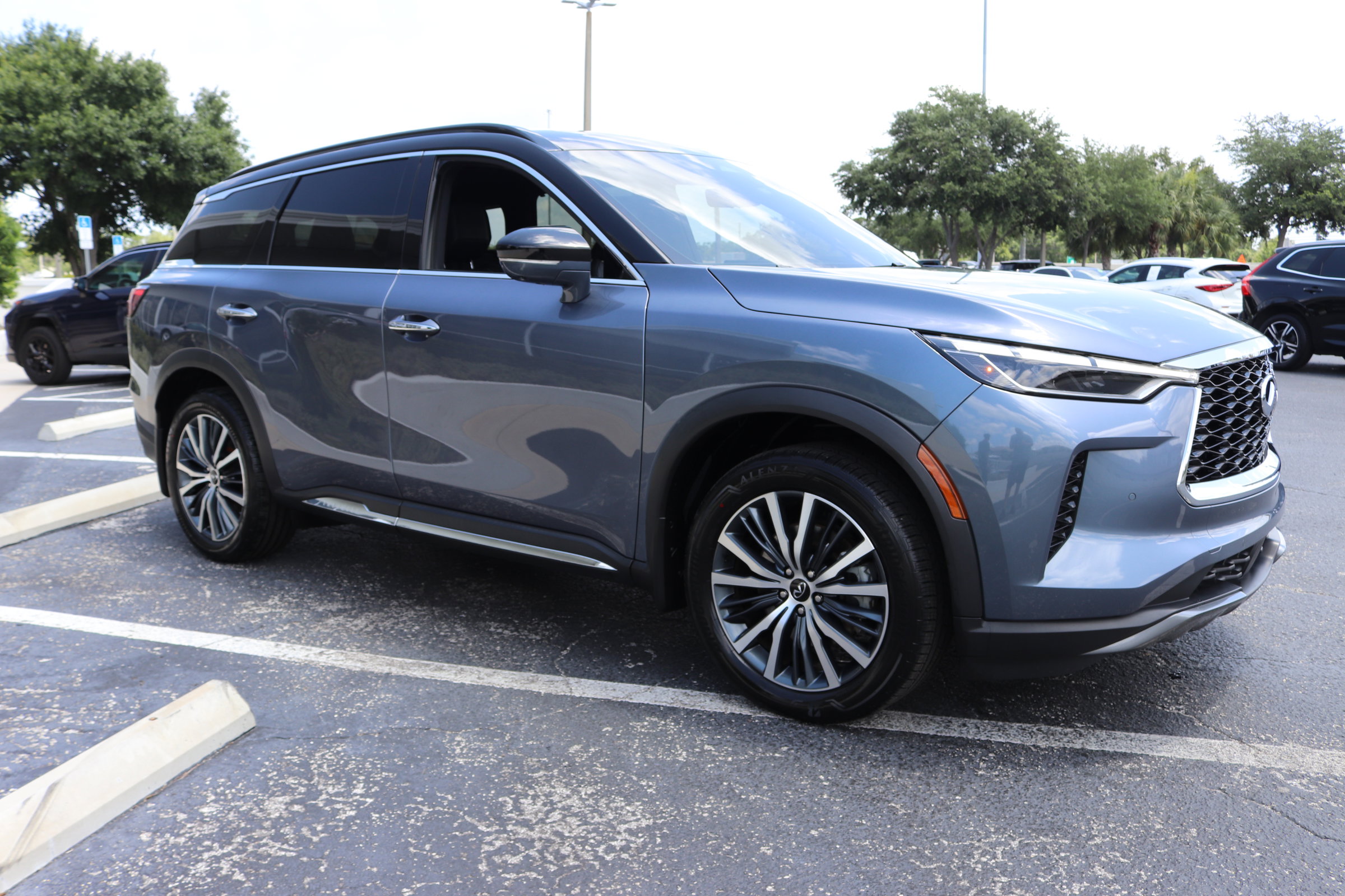 2023 Infiniti QX60 Autograph photo 7