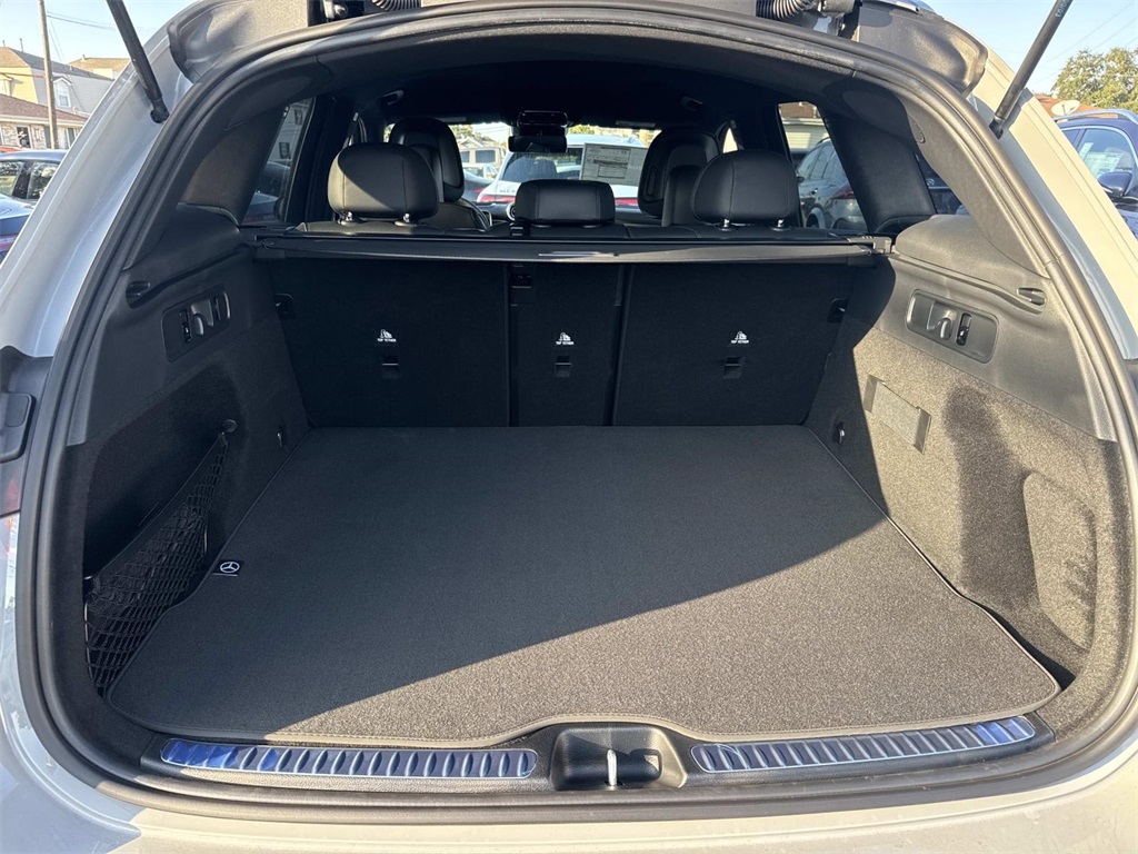 2026 Mercedes Benz GLC 300 photo 4