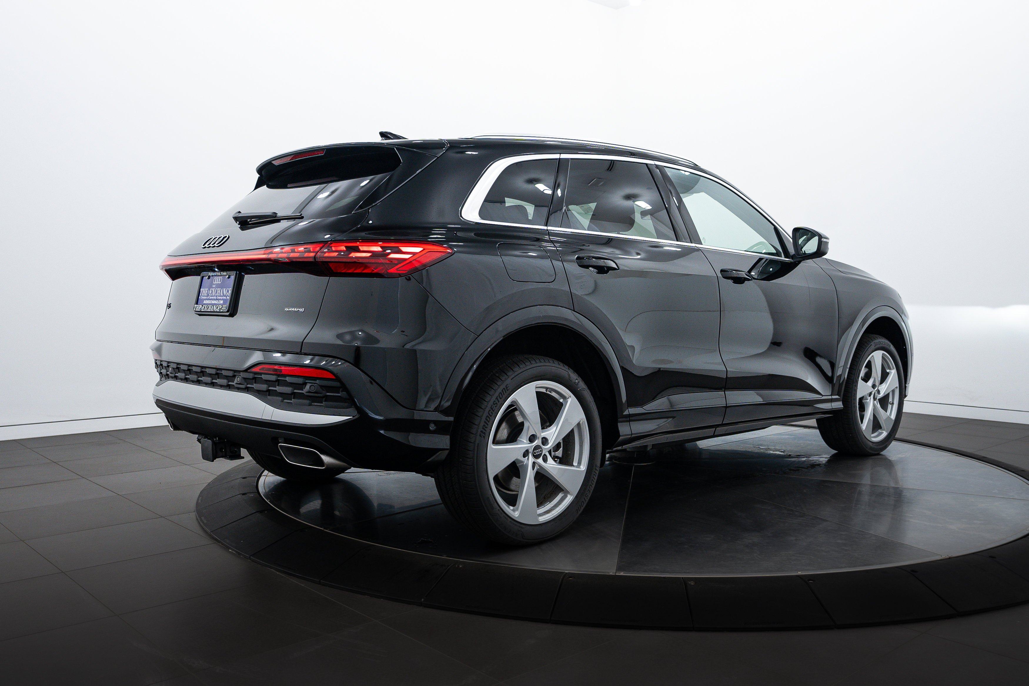 2025 Audi Q5 Premium Plus photo 2