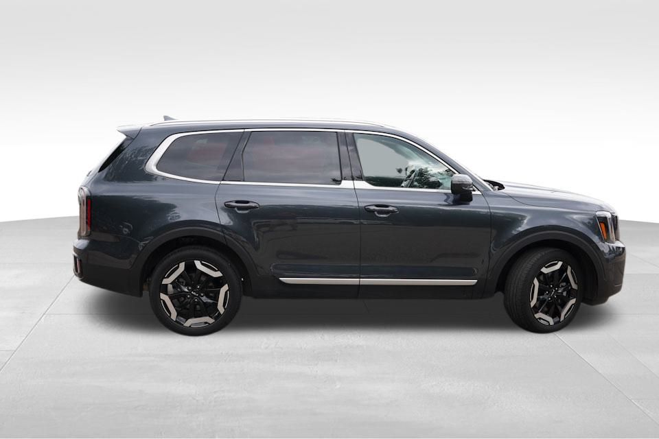 2024 Kia Telluride EX photo 3