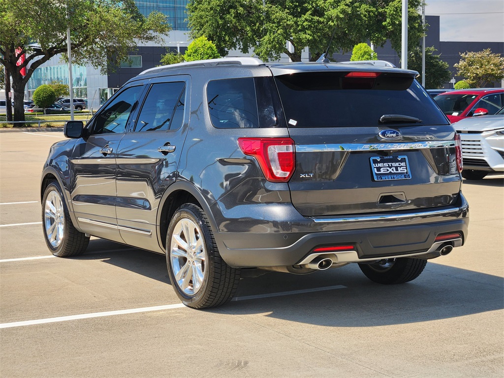 2018 Ford Explorer XLT photo 5