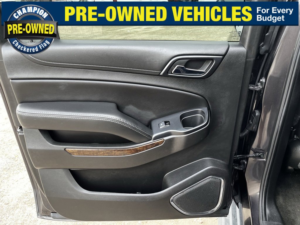 2018 Chevrolet Suburban LT photo 14