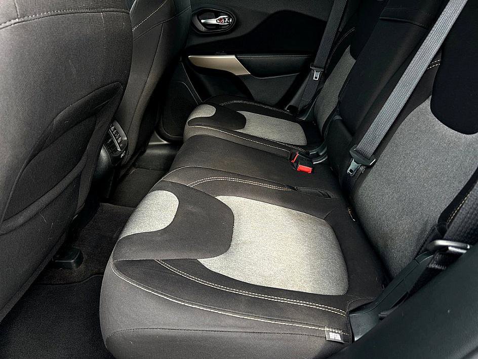2018 Jeep Cherokee Latitude photo 7