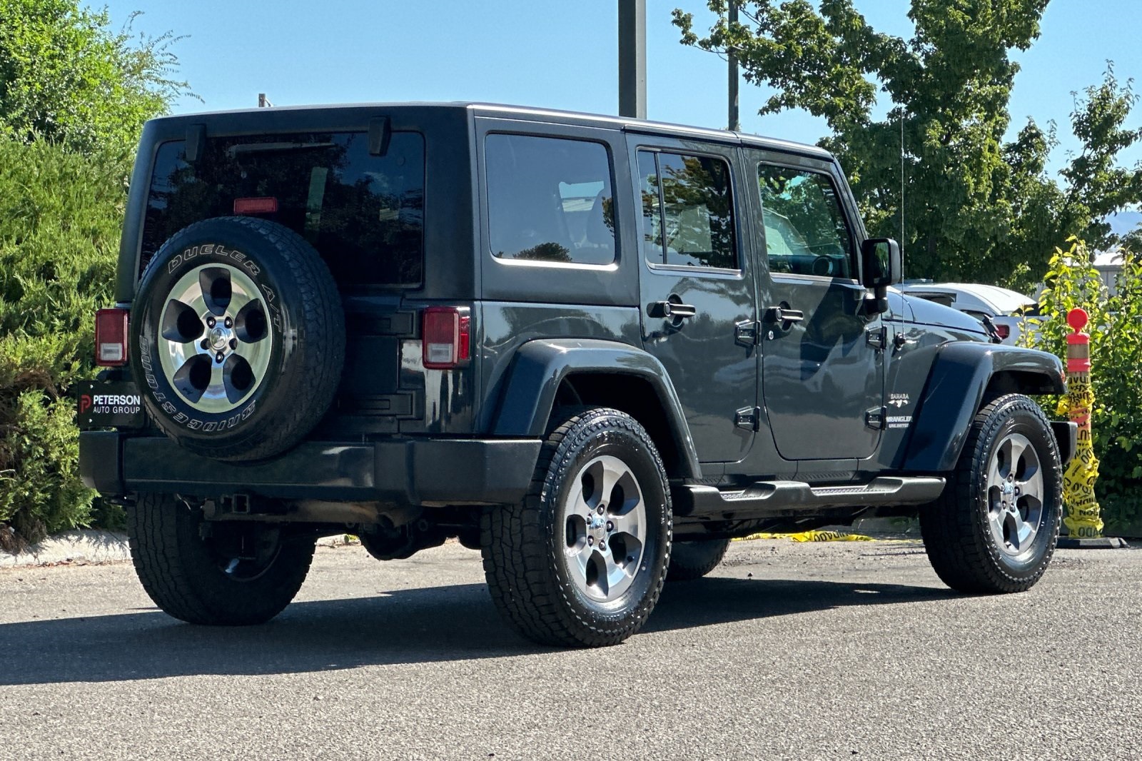 2017 Jeep Wrangler Unlimited Sahara photo 4