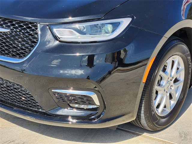 2024 Chrysler Pacifica Touring L photo 8
