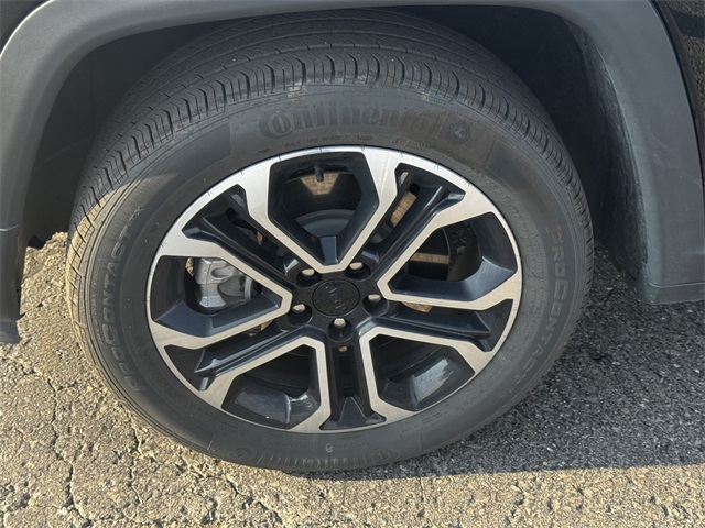 2023 Jeep Compass Limited photo 9