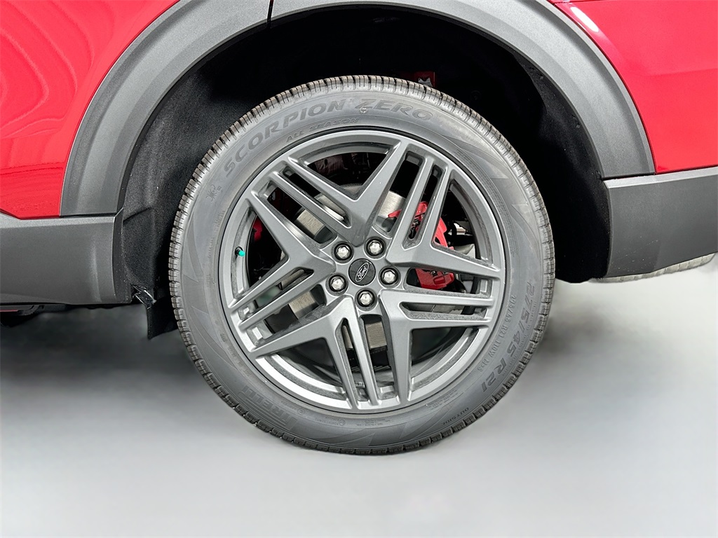 2025 Ford Explorer ST-Line photo 31