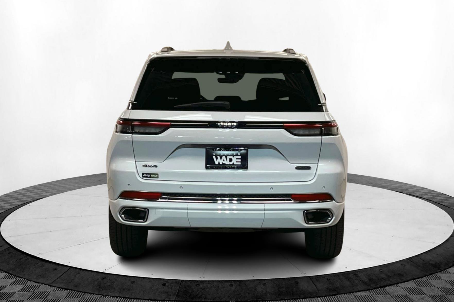 2022 Jeep Grand Cherokee Overland photo 3