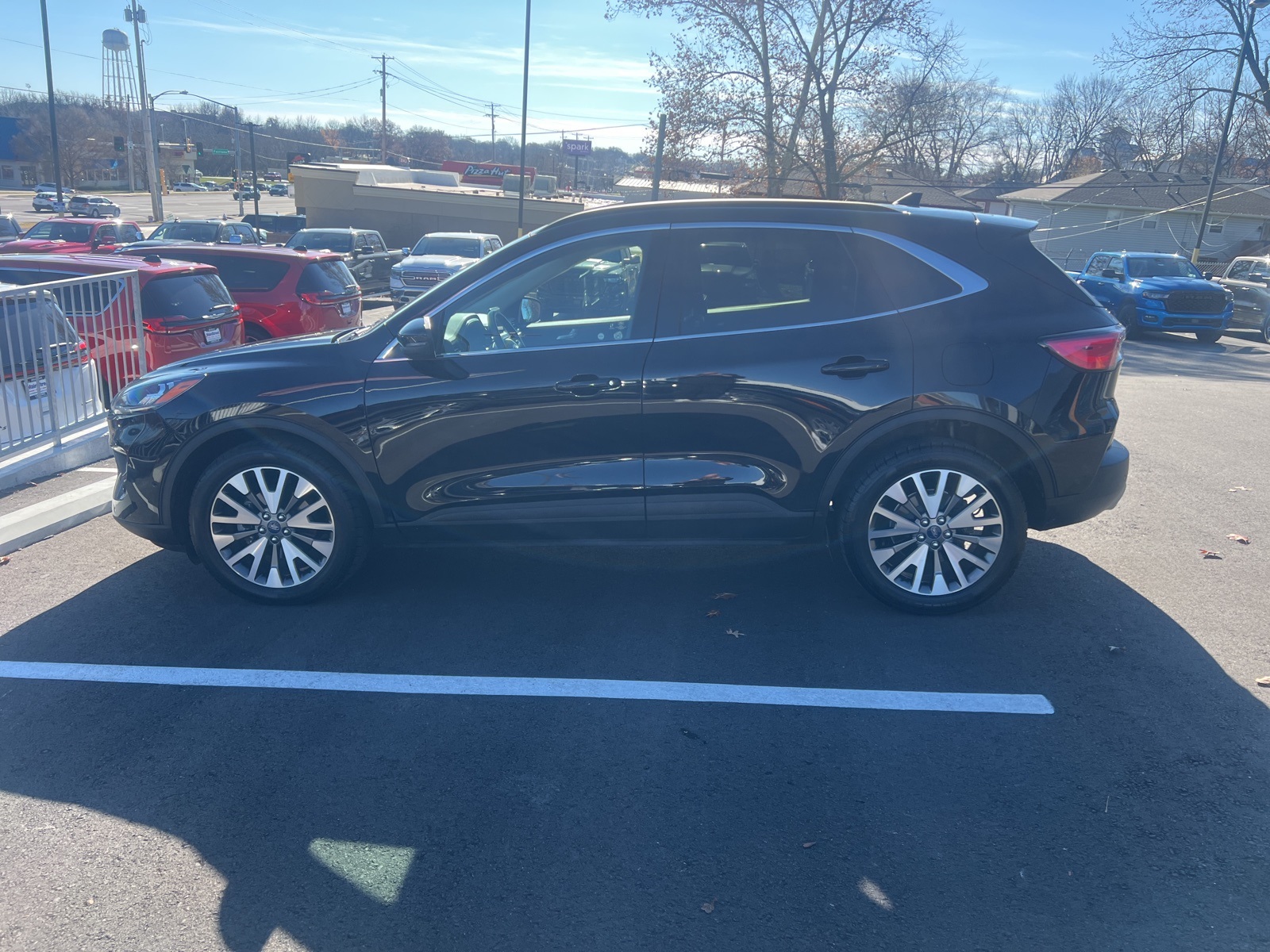 2020 Ford Escape Titanium Hybrid photo 3