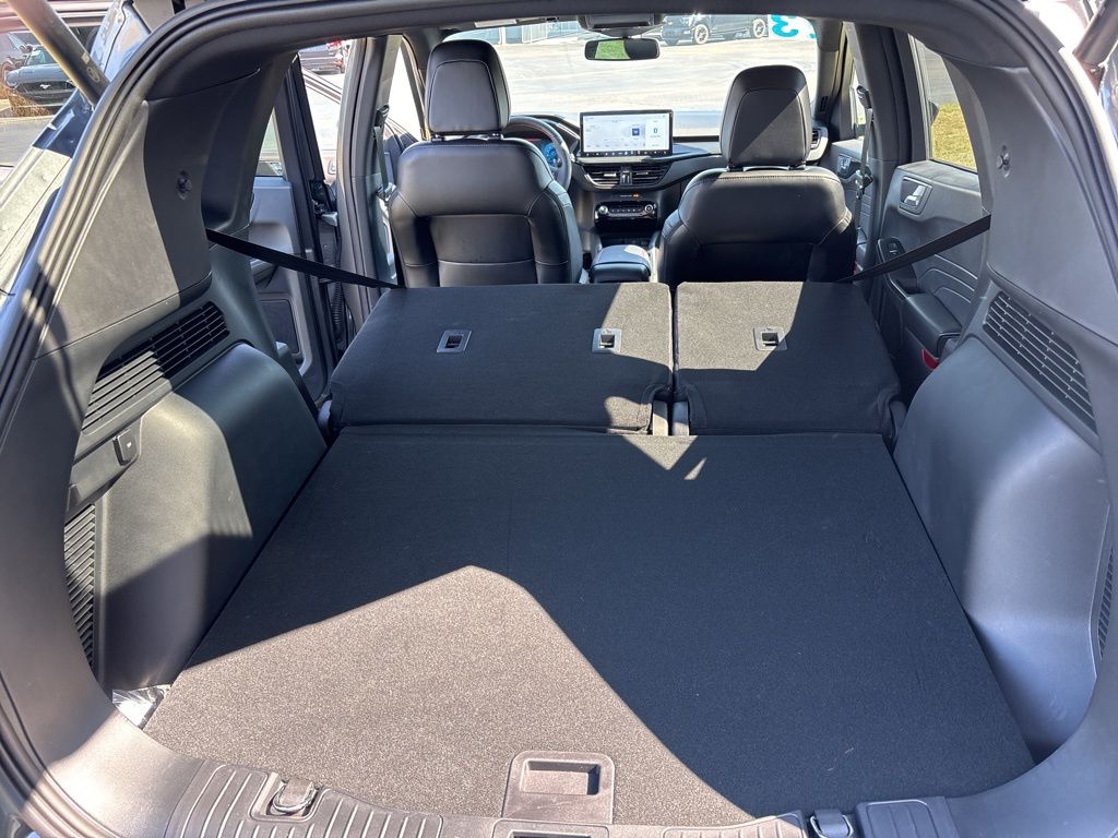 2023 Ford Escape ST-Line Elite photo 28
