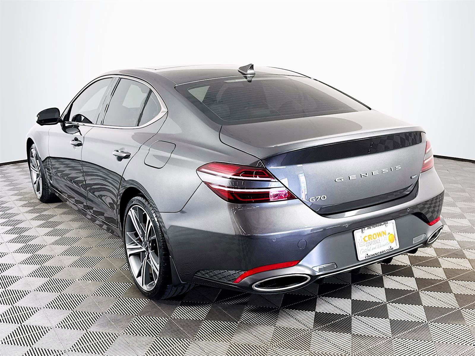 2025 Genesis G70 3.3T Sport Prestige photo 5