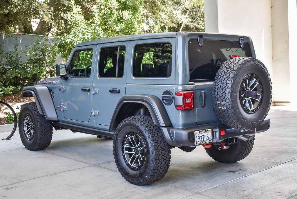 2025 Jeep Wrangler Rubicon photo 4