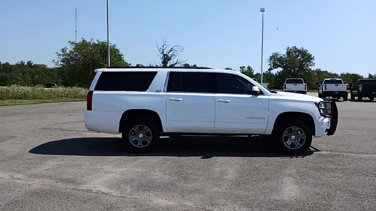 2018 Chevrolet Suburban LT photo 9