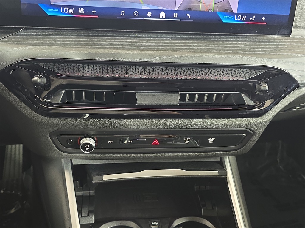 2025 Bmw 330i xDrive Sedan photo 23