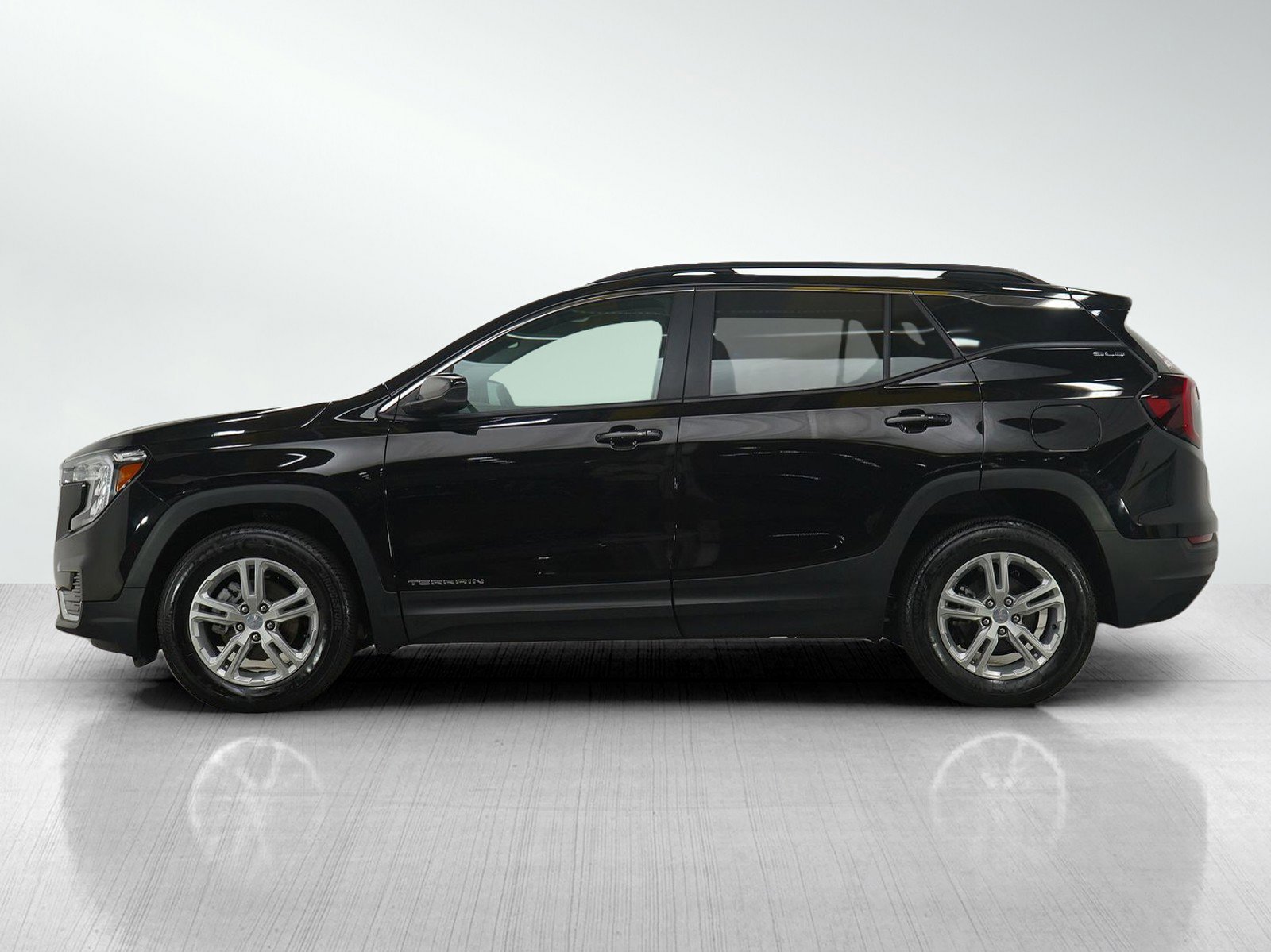 Used 2022 GMC Terrain SLE with VIN 3GKALTEV8NL265121 for sale in Roseville, Minnesota