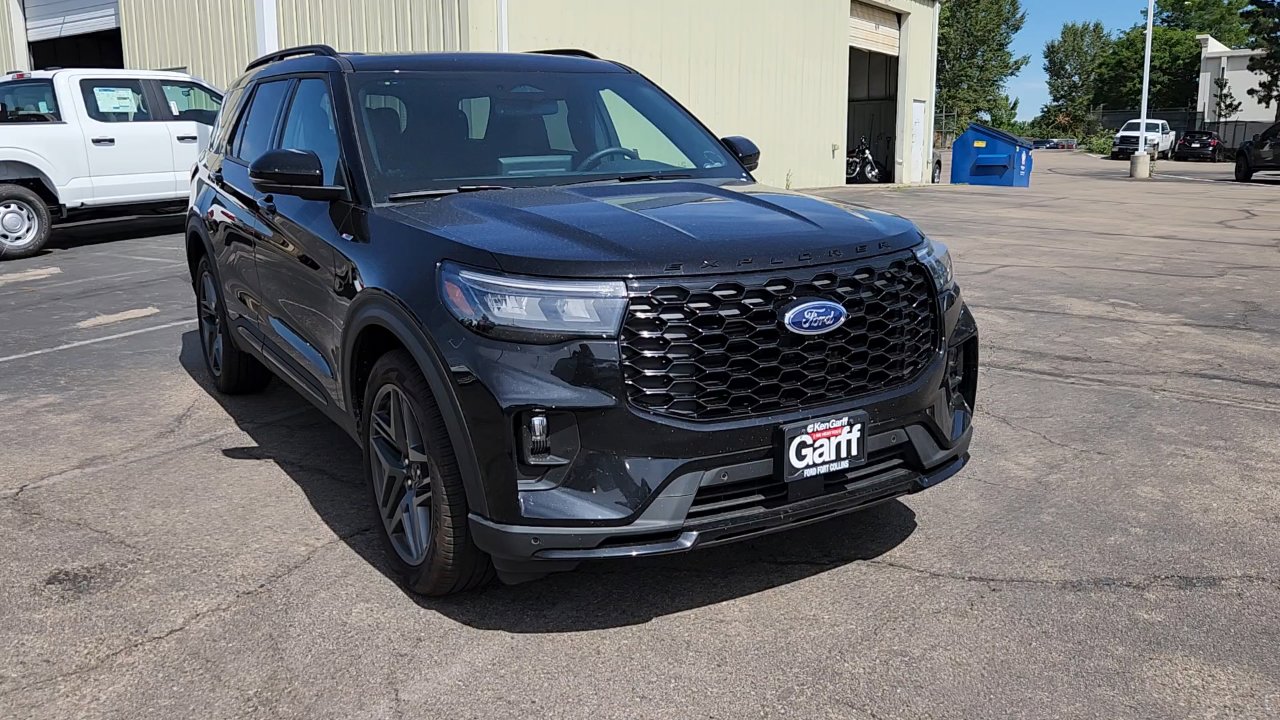 2025 Ford Explorer ST-Line photo 11