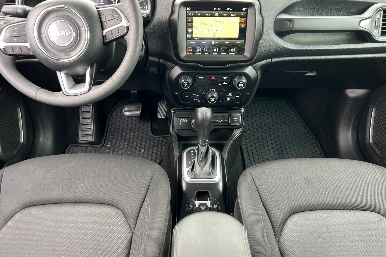 2023 Jeep Renegade Latitude Upland photo 9
