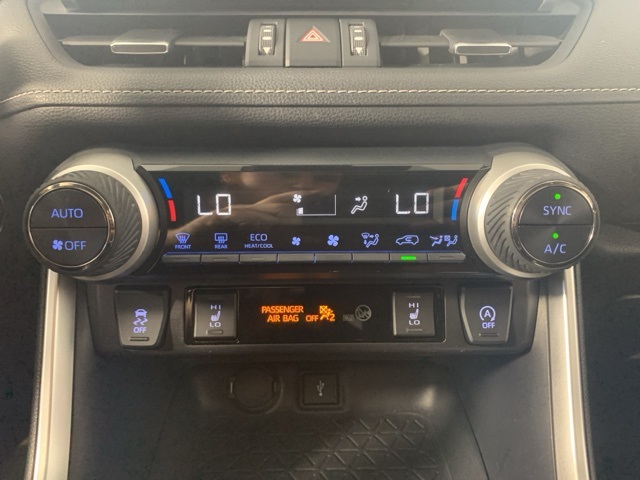 2020 Toyota RAV4 XLE Premium photo 17