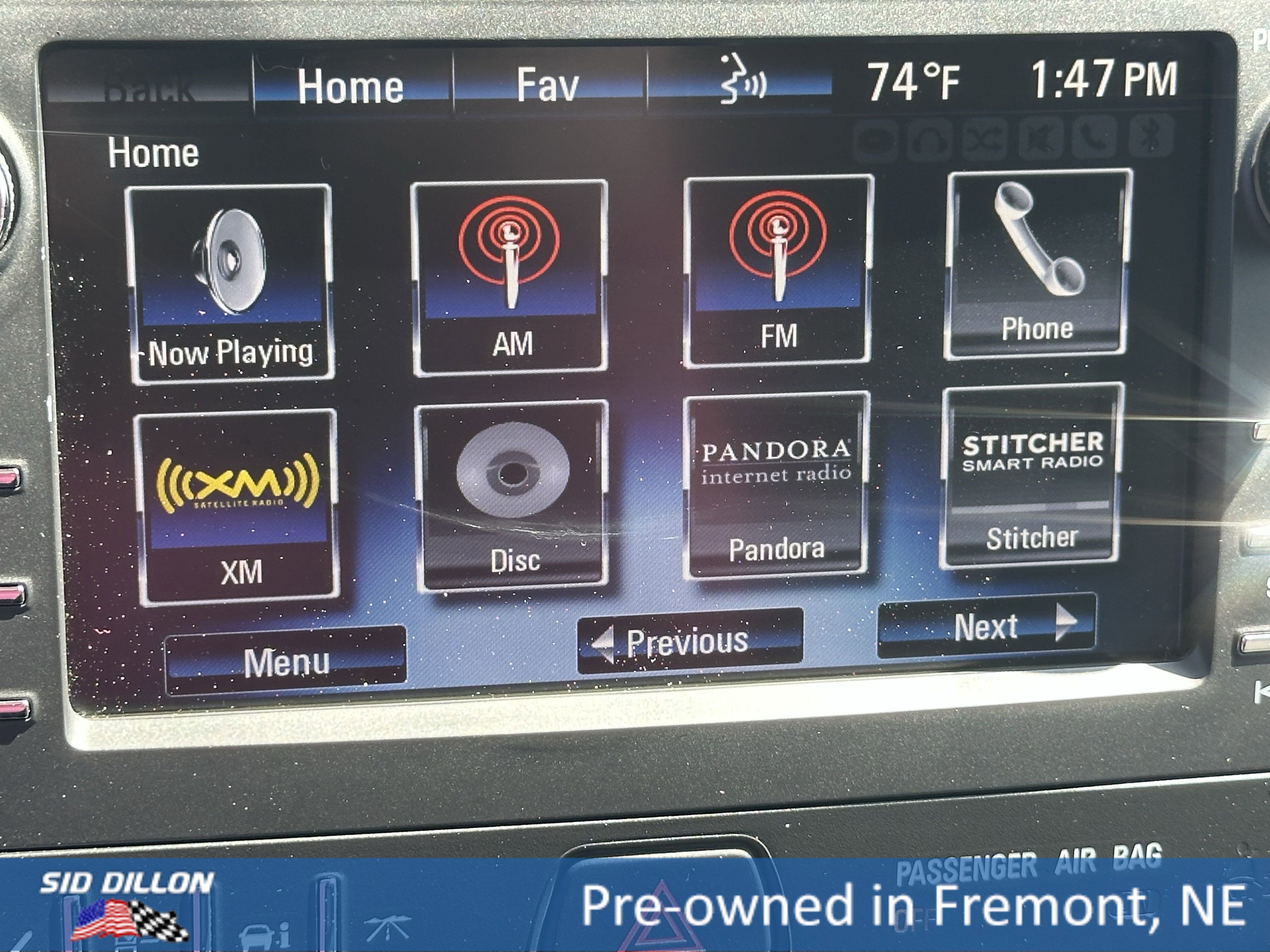 2015 Chevrolet Traverse 2LT photo 3