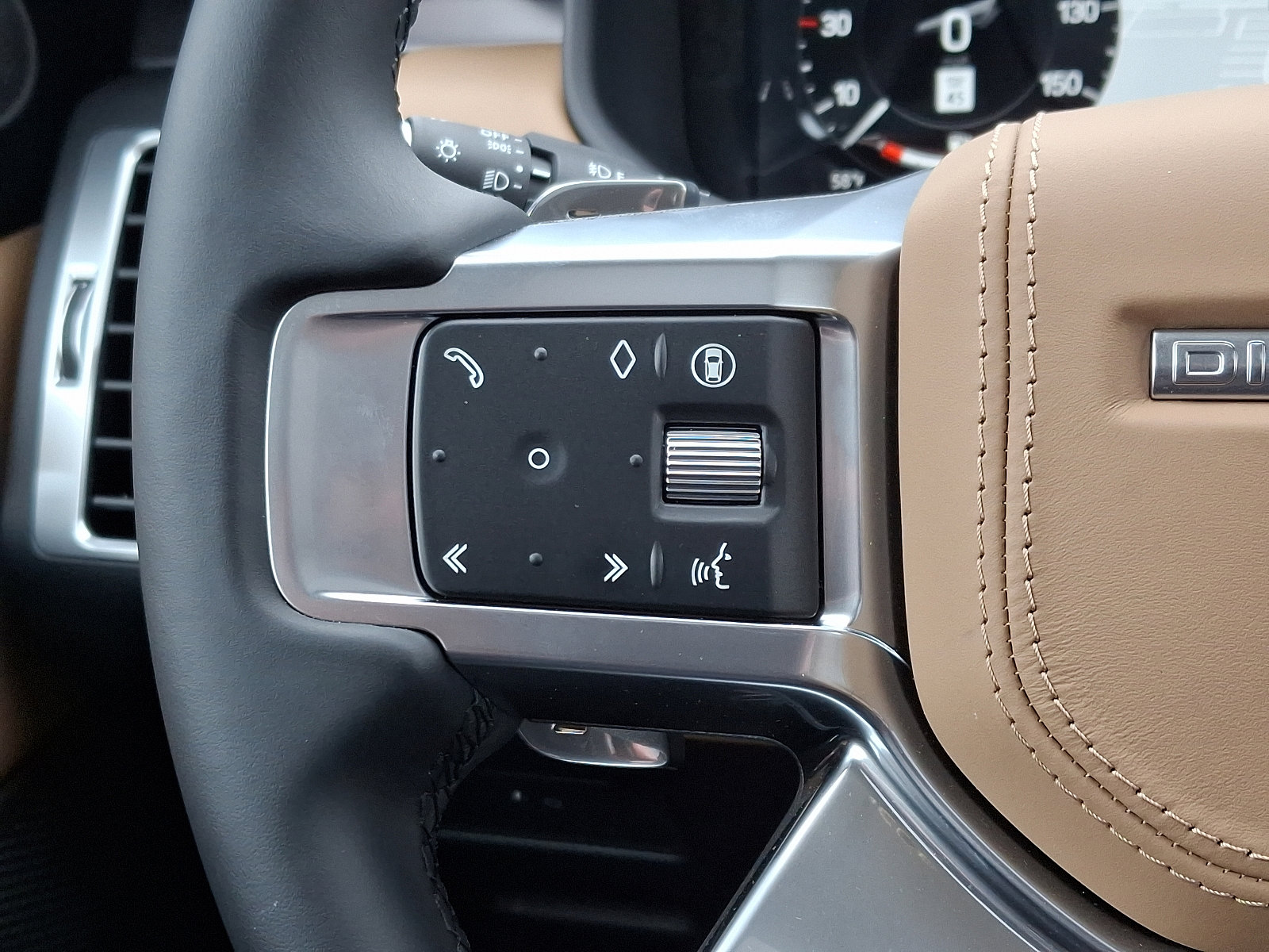 2025 Land Rover Discovery Metropolitan Edition photo 18