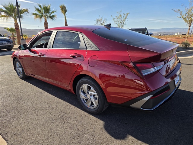 2026 Hyundai Elantra SE photo 4